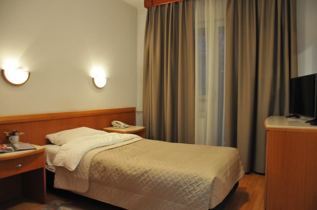 Hotel Terex Naselje Starosjedilaca Exteriör bild